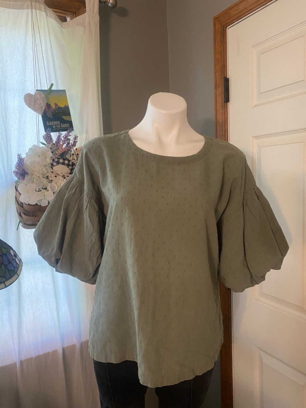 Loft Women’s Olive Green Puff-Sleeve Top